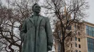 Президент России подписал указ о присвоении Академии ФСБ имени основателя ВЧК Феликса Дзержинского, чья деятельность связана с красным террором и становлением советских органов госбезопасности.