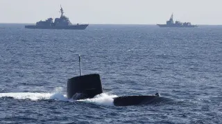 Правительство Японии радикально смягчило послевоенные ограничения на экспорт летальных вооружений, открыв путь к поставкам ракет, кораблей, подлодок и самолетов за рубеж. Поставки в зоны боевых действий формально ограничены, но в исключительных случаях не исключается экспорт и для Украины.