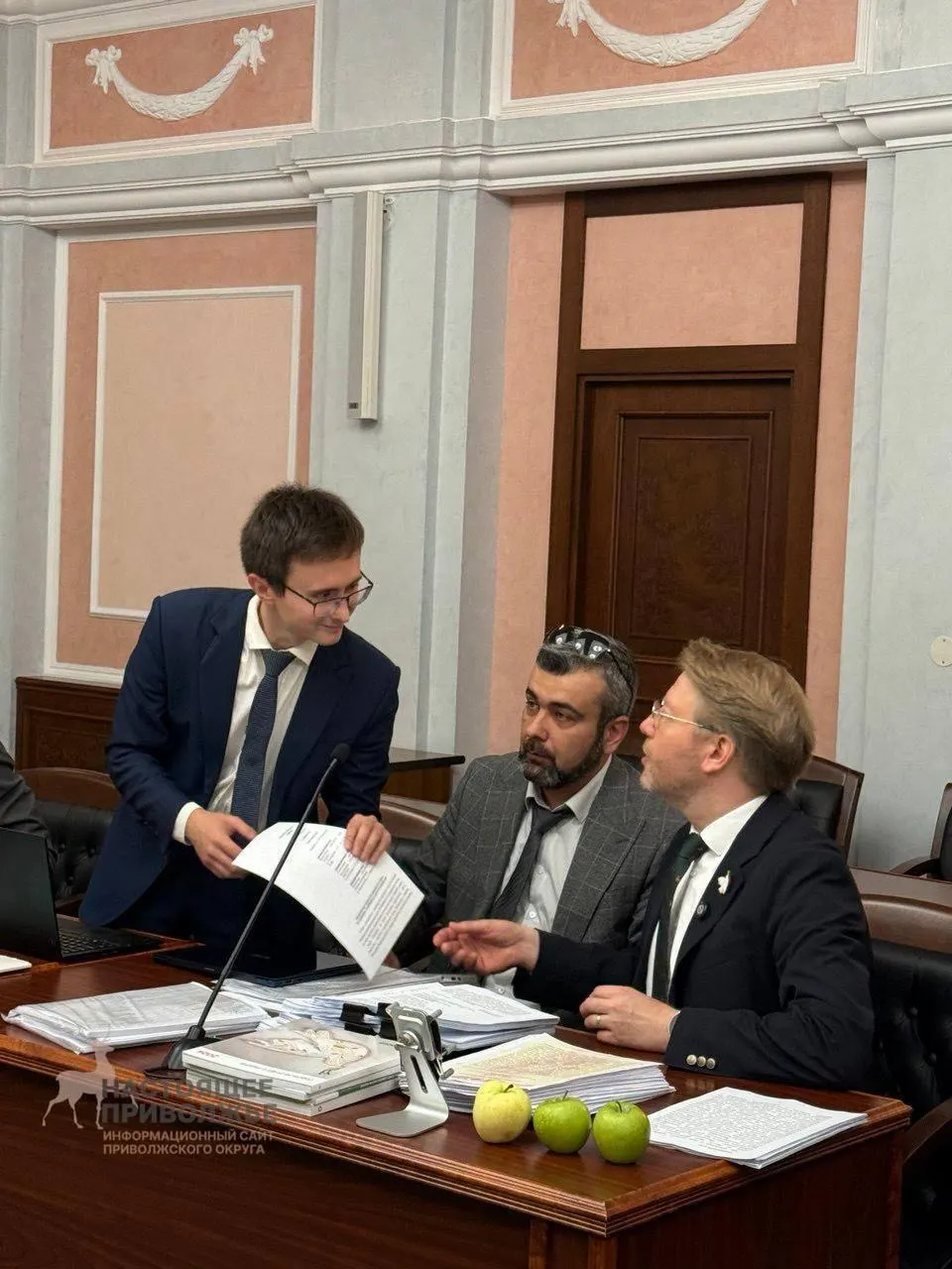 Суд рассмотрел нарушения авторских прав и финансирование кампании, однако обвинения в экстремизме не участвовали в деле; решение партия планирует обжаловать.