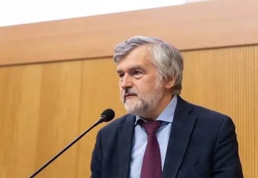 Андрей Клепач покинул пост после высказываний о технологическом и экономическом отставании страны и последовавших кадровых изменений.