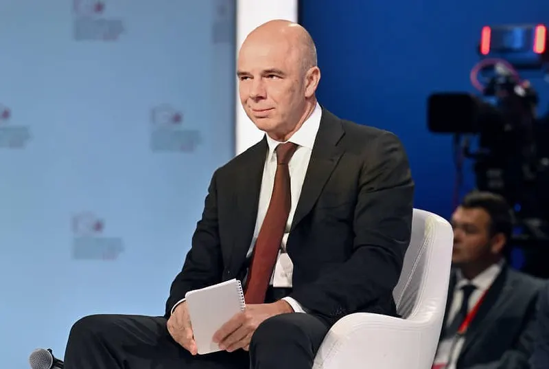 Глава Минфина заявил, что бюджет полностью обеспечен ресурсами и обязательства будут выполнены в полном объёме; упоминался дефицит на старте 2026 года в размере около 6,46 трлн рублей.
