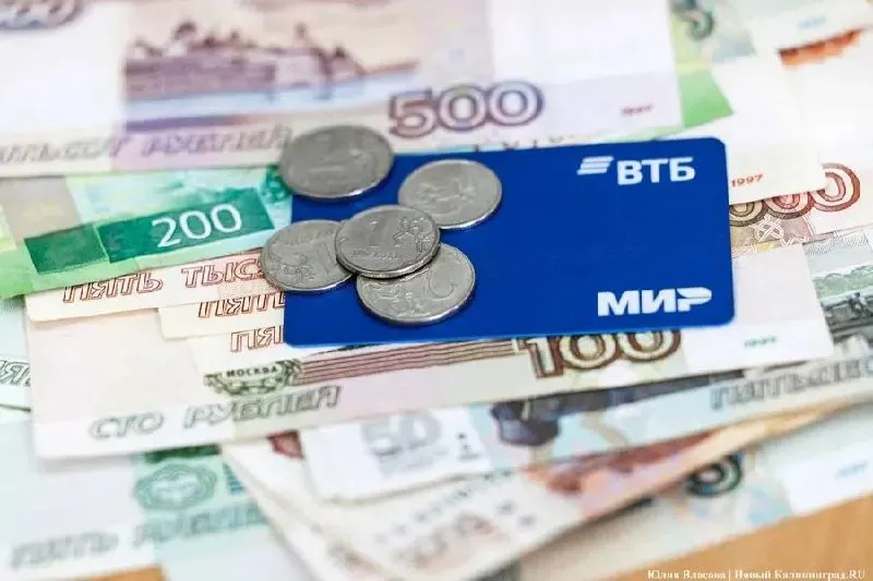Через две недели в России начнется внедрение цифрового рубля: банки будут запускать кошельки в новой валюте и предлагать кредиты на базе собственного баланса.