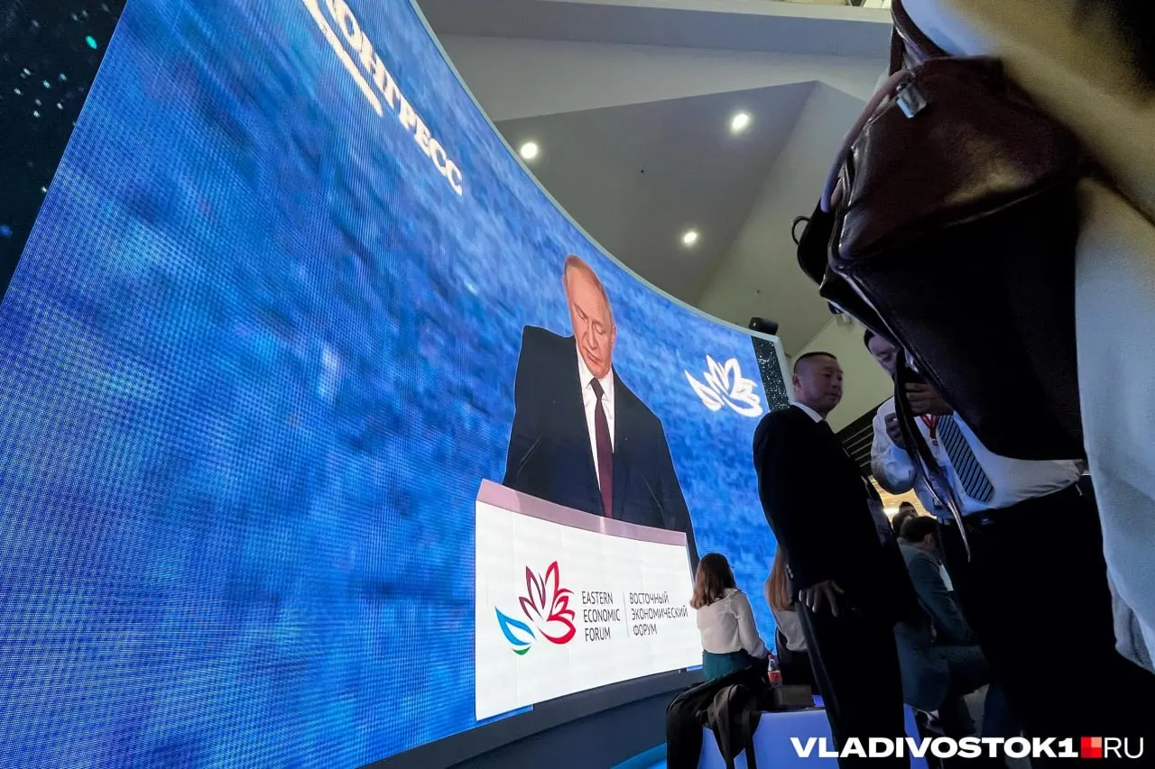 Президент России примет участие во ВЭФ-2026 во Владивостоке, проведет совещания по развитию Дальнего Востока и выступит на пленарном заседании с мировыми лидерами.