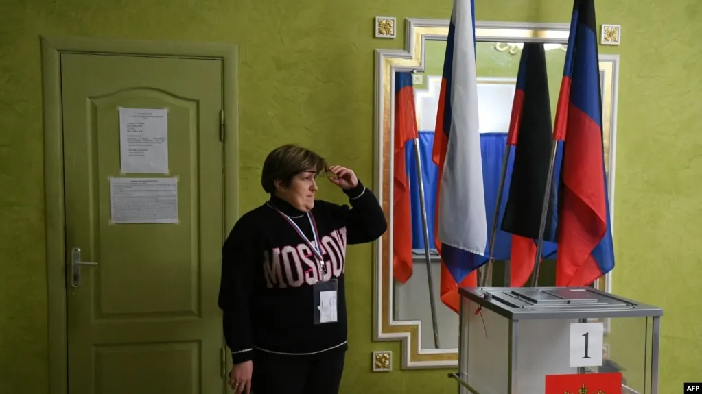 Сообщают о принуждении голосовать через дистанционное электронное голосование, смене избирательного участка и указаниях по выбору кандидатов в разных регионах.
