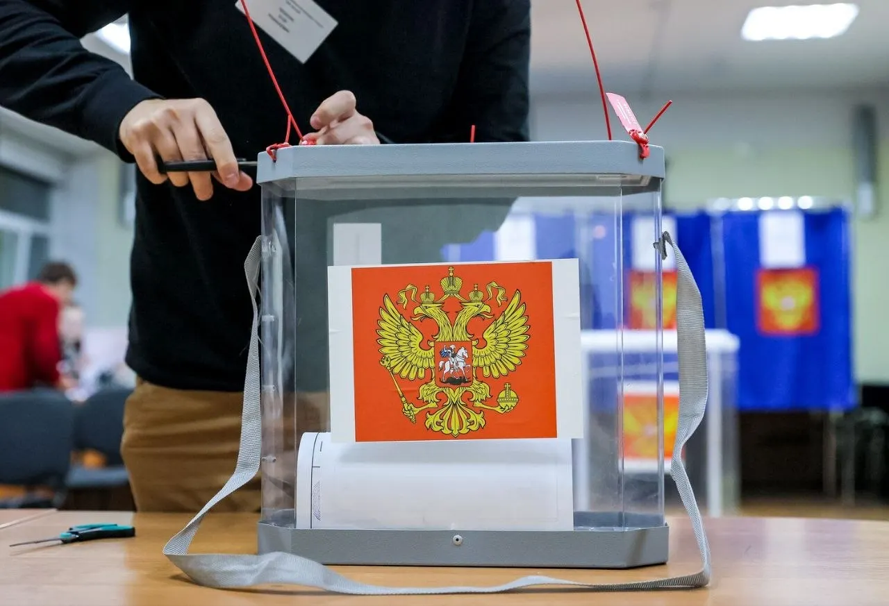 По данным опроса во второй день выборов EDГ-2026 лидирует «Единая Россия», за ней следуют КПРФ, ЛДПР и другие. При подтверждении результатов экзит-полы могут означать значительные перемены.