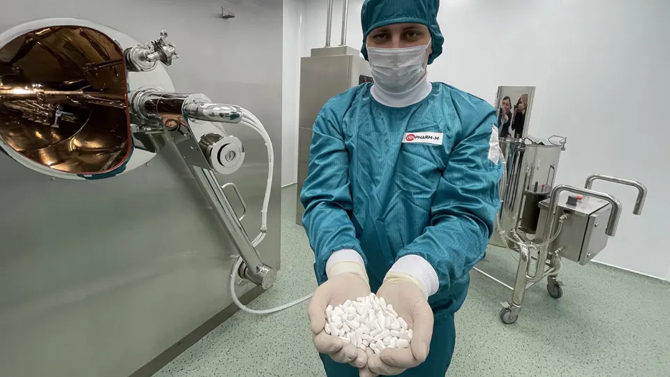 Госорган ограничил субсидии для фармразработок: компенсация будет распространяться только на третью фазу испытаний прорывных препаратов с максимумом в 2,5 млрд рублей — на фоне резкого роста дефицита федерального бюджета.