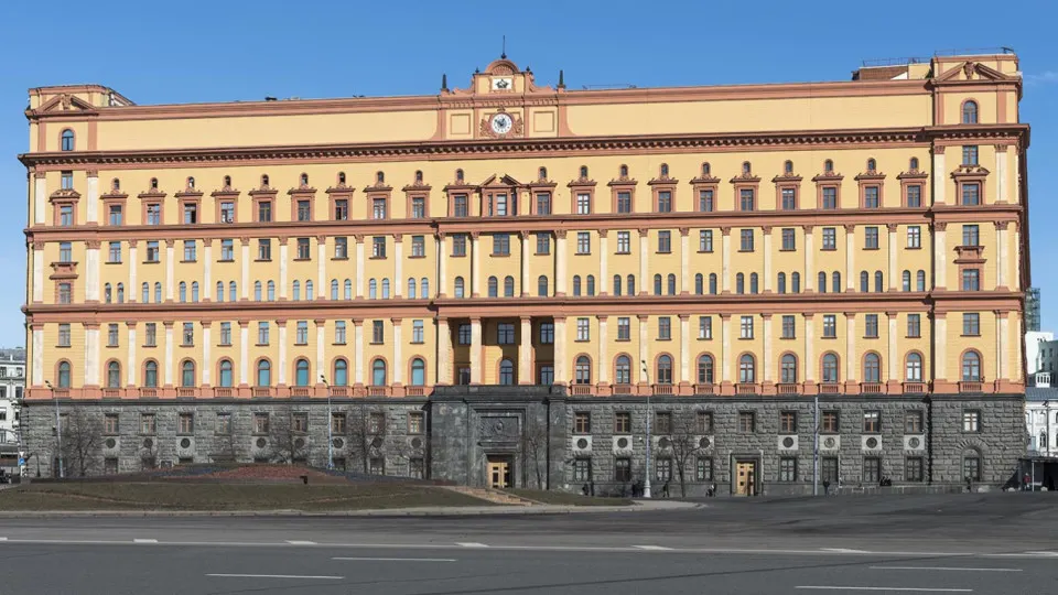 Руководство погранслужбы заявило о нарушениях договоров и ограничениях на пересечение границы, указав на рост провокационных действий и наращивание военной активности у западных рубежей; власти готовятся к различным сценариям развития событий.
