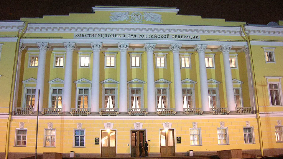 Председатель Конституционного суда выступил за исключение антикоррупционных исков из обычных сроков давности — позиция усиливает практику деприватизации и национализации крупных активов.