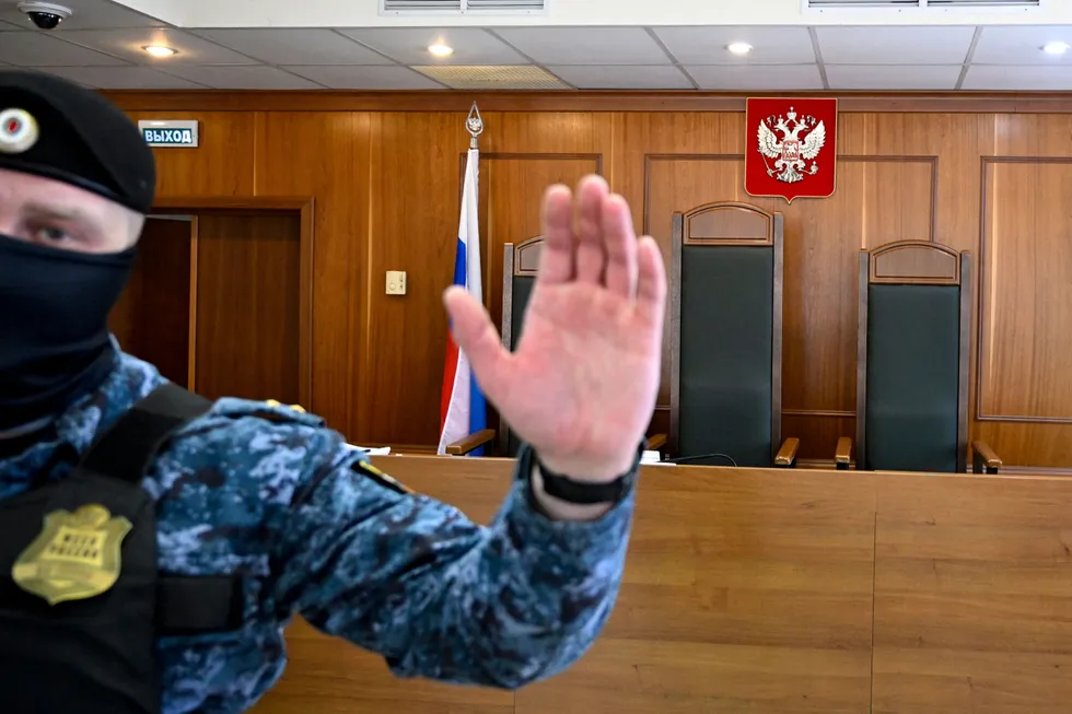 Судебный департамент при Верховном суде РФ убрал из открытого доступа данные о судимости с 2005 года. Это лишило исследователей и правозащитников ключевого источника информации о приговорах, демографии подсудимых и косвенных признаках отправки обвиняемых на войну.