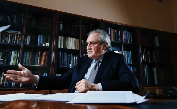 Валерий Фадееев заявил, что после объявлений о «нежелательности» зарубежных учебных заведений вести с ними дела и учиться там нежелательно, однако допускается изучение их научных материалов. При сомнениях он рекомендовал учёным обращаться к ФСБ.