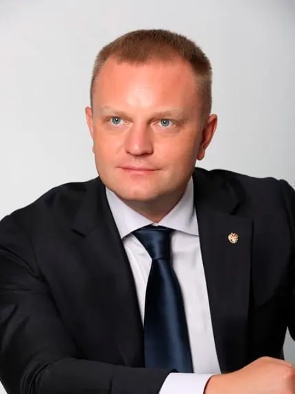 Депутата от ЛДПР Ивана Сухарева рассматривают в качестве кандидата на пост уполномоченного по правам человека. Среди претендентов — Артем Прокофьев (КПРФ) и Яна Лантратова («Справедливая Россия»).