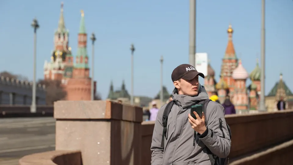 Проект постановления предусматривает единый реестр идентификаторов мобильных устройств (IMEI): операторы будут передавать данные и блокировать SIM-карты на запрещённых или скомпрометированных аппаратах.