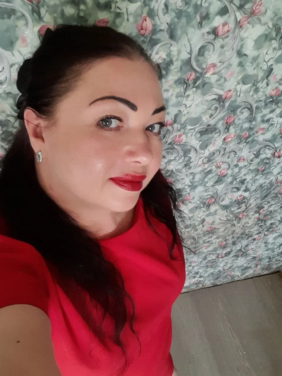 45-летнюю Ольгу Яковлеву задержали после обыска и допроса; ей предъявлено обвинение по статье 205.2 УК РФ. По данным правозащитников, уголовное дело предварительно связано с комментариями в Telegram.