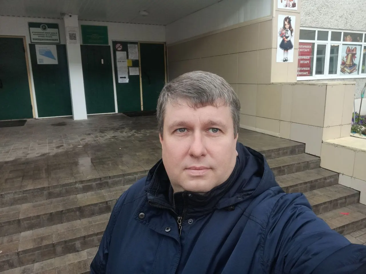 Министр финансов заявил о перевыполнении поступлений от НДС после повышения ставки до 22%. Власть критикуют за удар по малому бизнесу и рост цен; коммунисты называют ситуацию «администрированием бедности» и обвиняют чиновников в цинизме накануне выборов.