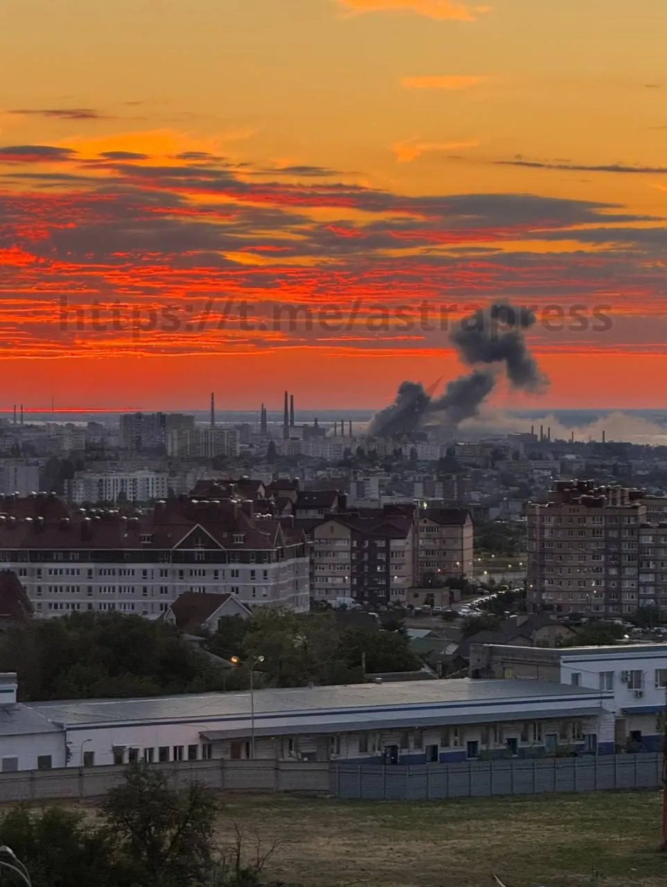 За ночь — атака на производственный объект в Волгограде, ПВО уничтожили сотни беспилотников, есть пострадавшие в нескольких регионах; Минюст расширил список нежелательных организаций.