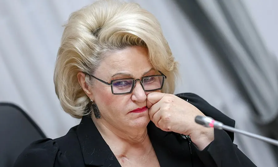 Нина Останина призвала Роскомнадзор и Минцифры использовать опыт с замедлением Telegram для ограничения времени, которое дети проводят в онлайн‑играх и социальных сетях.