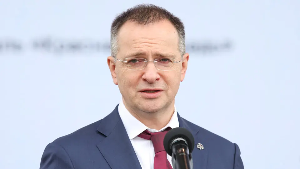 Владимир Мединский выступил за ужесточение контроля качества на всех этапах кинопроизводства и возвращение элементов советской цензуры для фильмов на госфинансировании; власти при этом расширяют поддержку патриотических проектов.