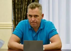 Совет ЕС расширил ограничения против России: в новый пакет вошли свыше 80 физических лиц и структур, среди которых бывший детский уполномоченный Павел Астахов, генеральный прокурор Александр Гуцан, а также ряд журналистов и блогеров.