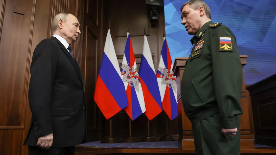 Российские военные значительно увеличили количество штурмовых действий в Донбассе: в мае их стало около 7 тысяч, при этом при этом армия второй месяц подряд теряет территорию — территориальные потери выросли до 281,1 кв. км.