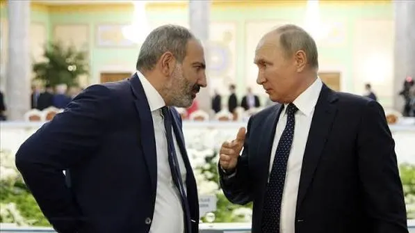 Премьер Армении провёл телефонный разговор с президентом России и заявил, что введённые ограничения противоречат правовой базе и положениями ЕАЭС; также обсуждалась идея референдума о выборе между ЕС и ЕАЭС.