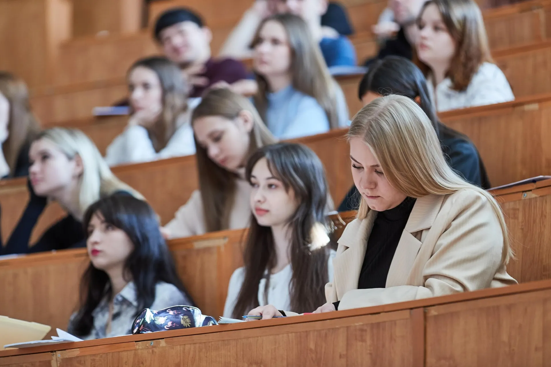 По новым правилам студентов по целевым договорам теперь могут отчислить в любой момент, а вместо штрафов вводится система компенсаций.