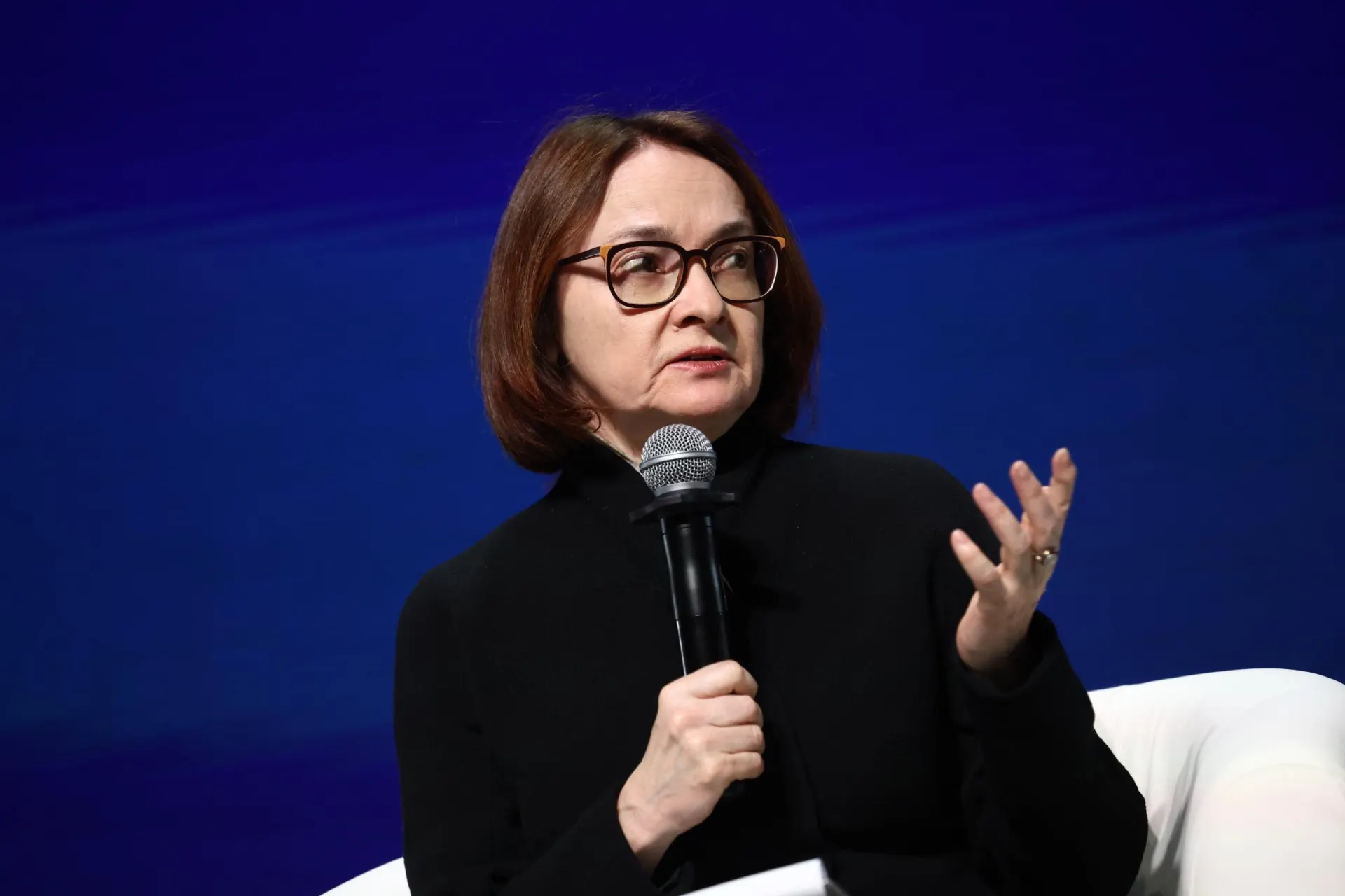 Глава Центробанка предупредила о рисках преждевременного снижения ключевой ставки и объяснила, к каким последствиям это может привести для экономики и финансовой стабильности.