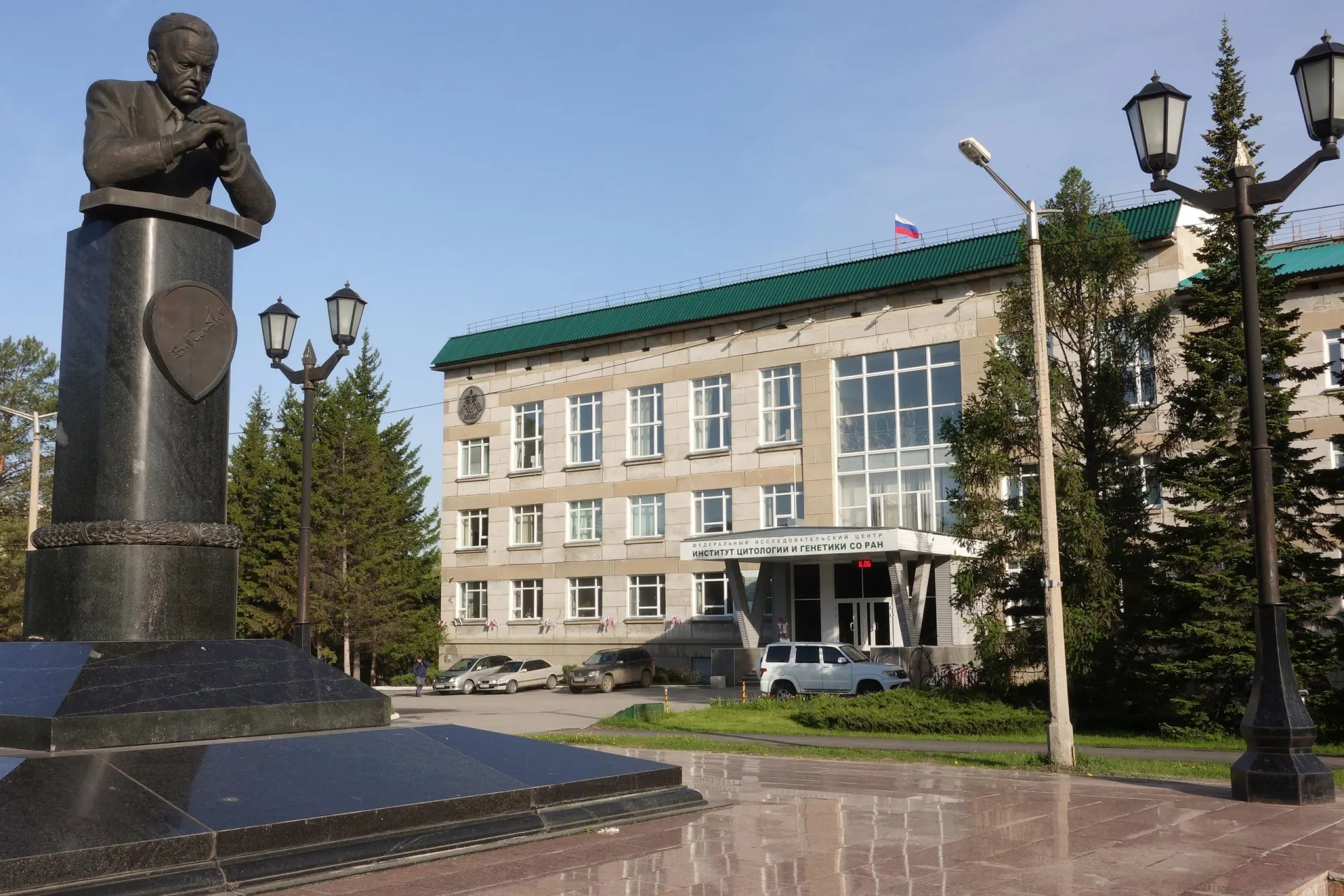 Новый федеральный закон и подзаконные акты вводят жесткие требования к выводу генетических данных из страны и согласованию публикаций. Ученые предупреждают о рисках для международного сотрудничества, утрате доступа к репозиториям и изоляции российской генетики.