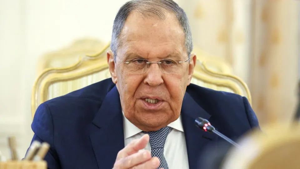 Глава МИД Сергей Лавров заявил, что Москва не откажется от поставленных в июне 2024 года целей в конфликте с Украиной и продолжит операции до их достижения. Он также обвинил западные страны в переходе от переговорной риторики к ультиматумам.