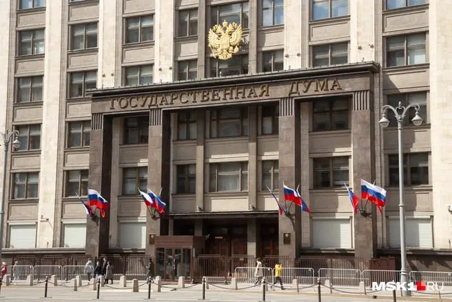 Публикация о доходах и недвижимости главы региона Ильи Середюка, входящего в федеральный список кандидатов, указывает на доход свыше 10 млн рублей и владение двумя квартирами в Калининградской области; редакция сопоставляет данные кузбасских кандидатов перед выборами.
