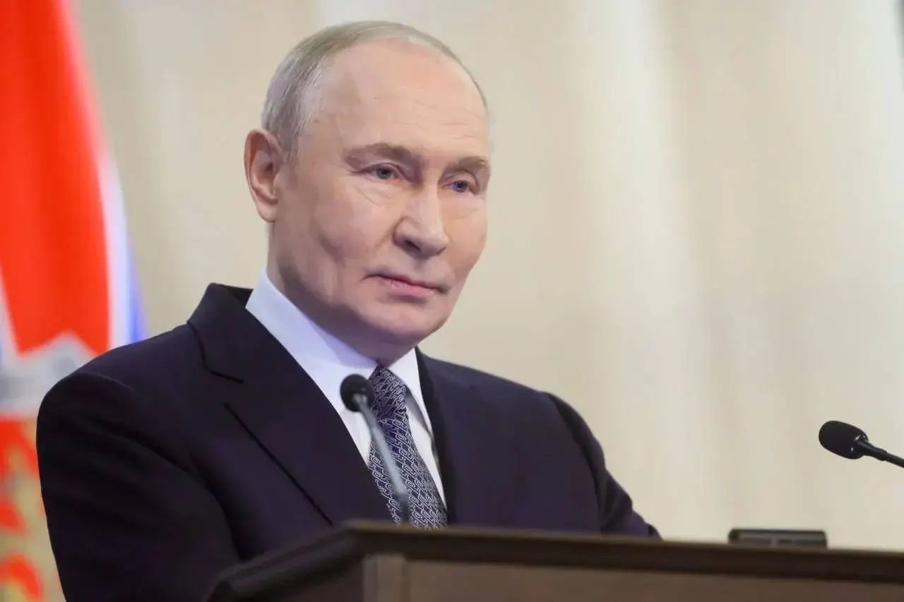 Глава государства отметил решительность и героизм десантников, подчеркнув их вклад в обеспечение обороноспособности и безопасности страны.