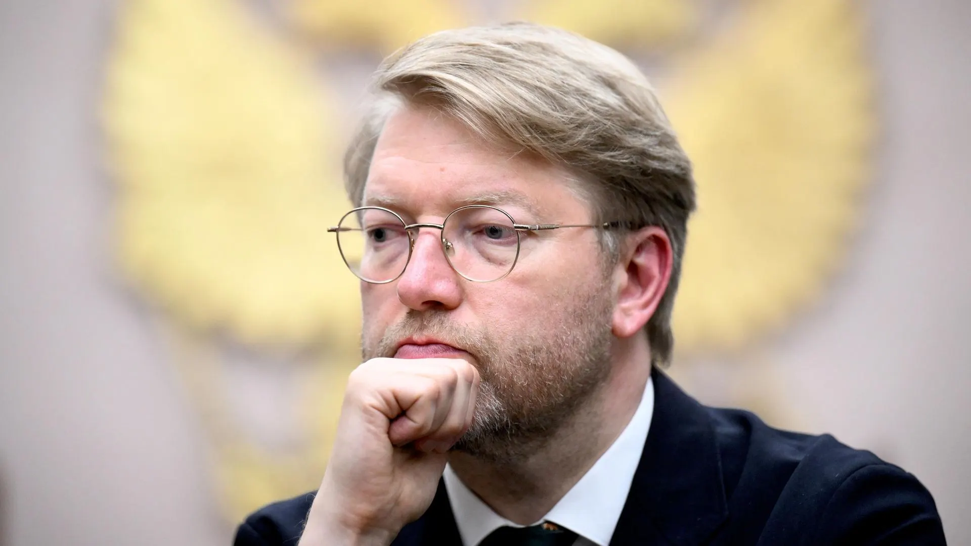 В Подмосковье несколько кандидатов от партии «Яблоко» оказались под угрозой снятия с выборов после поданных исков за нарушения авторских прав; процессы затрагивают округа Госдумы и региональные заксобрания.
