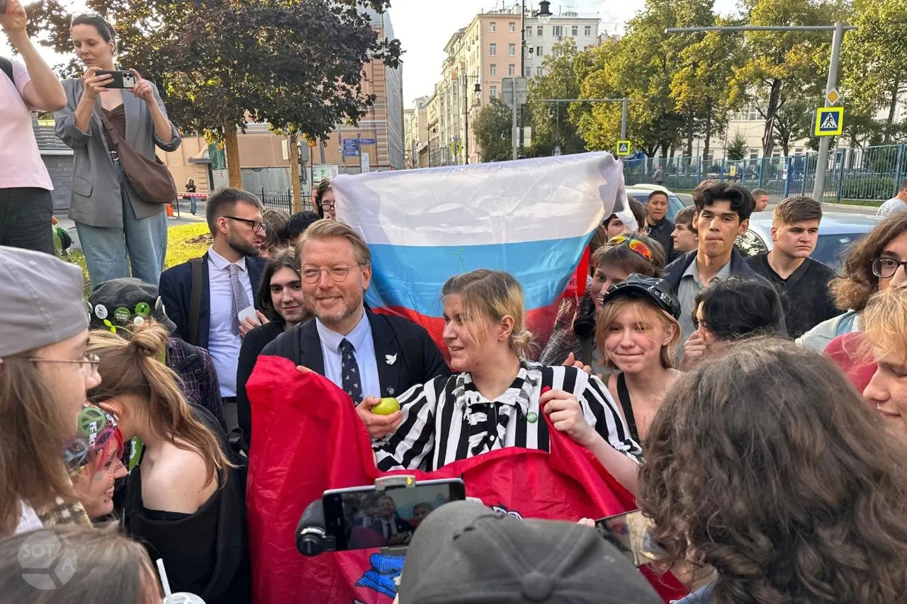 Суд отклонил передачу дела на рассмотрение Президиума Верховного суда; партия «Яблоко» оспаривала отмену регистрации своего федерального списка. Мотивы отказа пока неизвестны; партия намерена обжаловать решение в Конституционном суде.